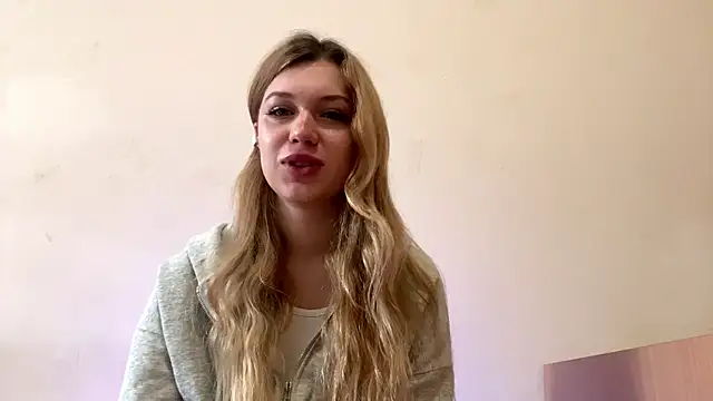Fiorence Blonde online show from October 2025 11:22:02 AM