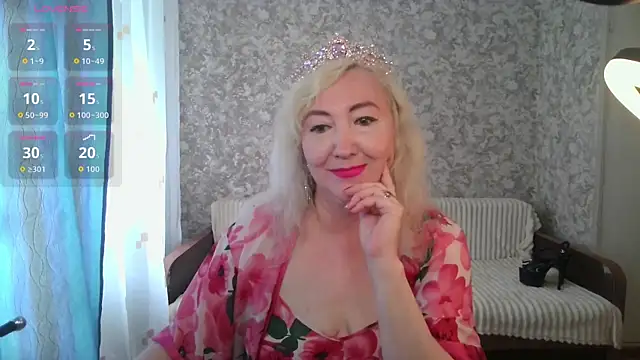 Snapshot of LadyKriss chatting on July 2026 04:40:01 AM LadyKriss online show from July 2026 04:40:01 AM