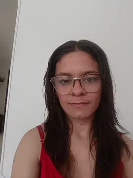 Nata Linares online show from December 2025 06:24:02 PM