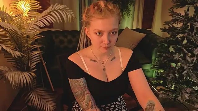 Kiki shay online show from December 2025 01:53:01 PM