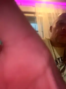 Snapshot of gitanoMad chatting on December 2025 12:07:02 AM gitanoMad online show from December 2025 12:07:02 AM