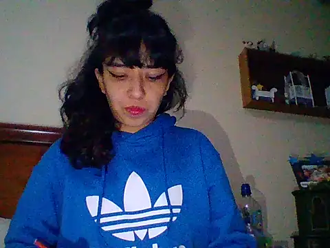 Snapshot of RedVelvet420 chatting on October 2025 02:33:01 AM RedVelvet420 online show from October 2025 02:33:01 AM