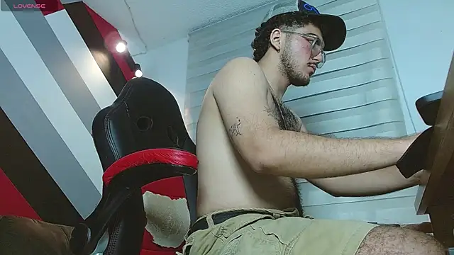 Zac Golden online show from May 2026 02:19:01 AM