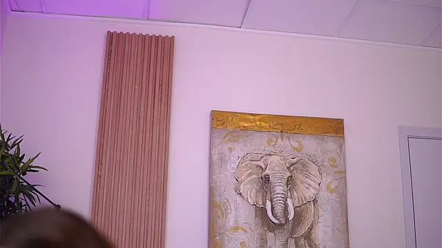 LaraSynn online show from November 2025 09:26:02 AM