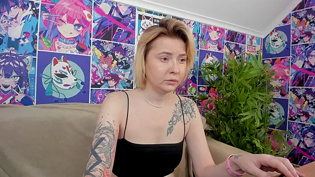 Snapshot of LaylaCookies chatting on November 2025 07:09:02 AM LaylaCookies online show from November 2025 07:09:02 AM