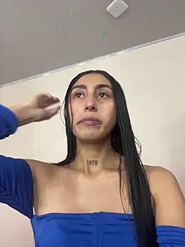 Violeet-Smith online show from October 2025 07:59:01 PM