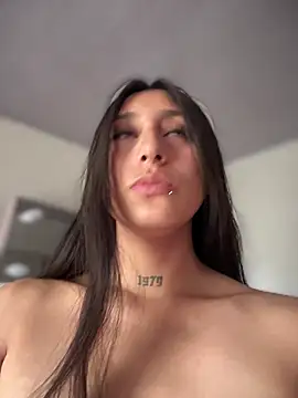 Violeet-Smith online show from March 2026 04:32:02 PM