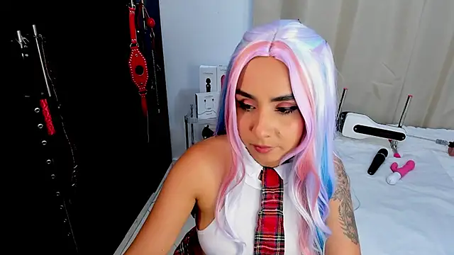 Emilyvalk  online show from February 2026 09:16:02 PM