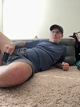 Snapshot of D13ON3L chatting on November 2025 06:06:01 PM D13ON3L online show from November 2025 06:06:01 PM