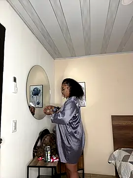 YariRose online show from November 2025 01:21:02 PM