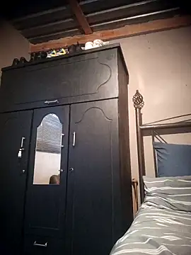 Pussylover911o online show from November 2025 03:36:01 PM