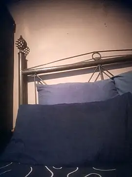 Pussylover911o online show from December 2025 05:12:02 AM