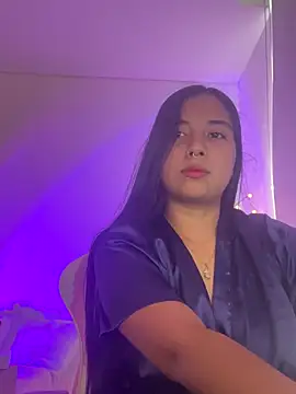 aly nicols online show from October 2025 06:52:01 PM