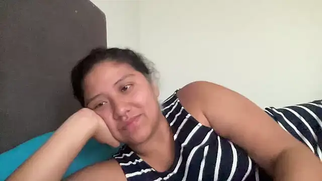 Kmiii21 online show from February 2026 08:38:01 PM