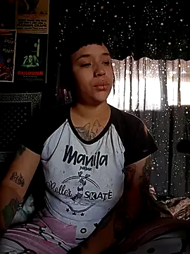 Isis Bathory online show from November 2025 12:27:02 PM