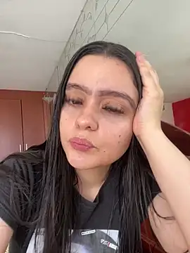 Selena Roa online show from April 2026 04:39:01 PM