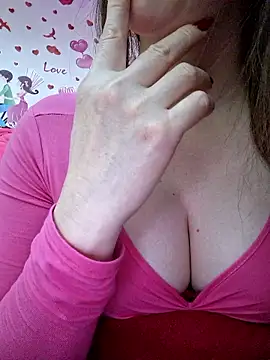 Emili68 online show from January 2026 09:31:02 PM