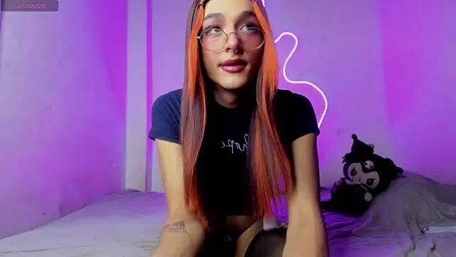 Mika  velvet online show from October 2025 07:59:01 PM