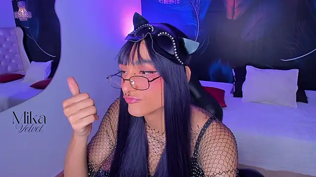 Snapshot of Mika__velvet chatting on January 2026 11:30:02 PM Mika velvet online show from January 2026 11:30:02 PM