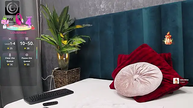 Roxie Anne online show from January 2026 06:19:01 AM