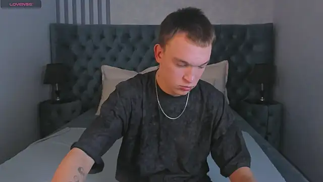 Derek Banville online show from November 2025 12:38:01 PM