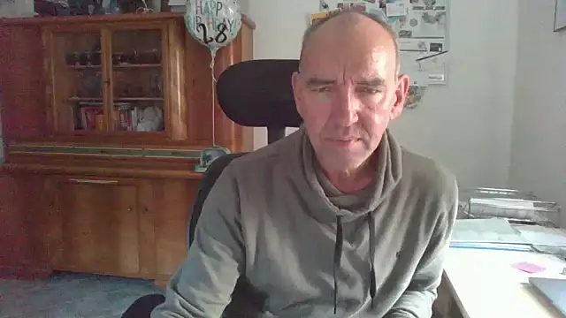 Lutzi1970 online show from November 2025 02:28:02 PM