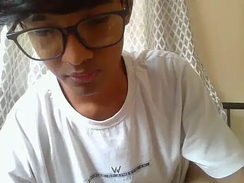 Snapshot of rishuuu_baby chatting on November 2025 06:28:01 AM rishuuu baby online show from November 2025 06:28:01 AM