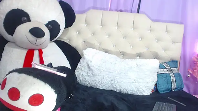 Snapshot of eimyy_rouse chatting on January 2026 08:47:01 PM eimyy rouse online show from January 2026 08:47:01 PM