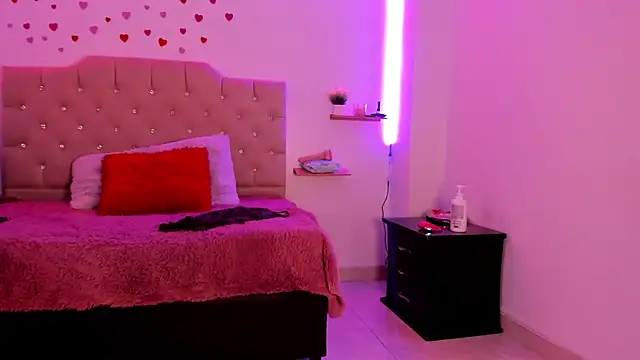 eimyy rouse online show from March 2026 07:53:01 PM