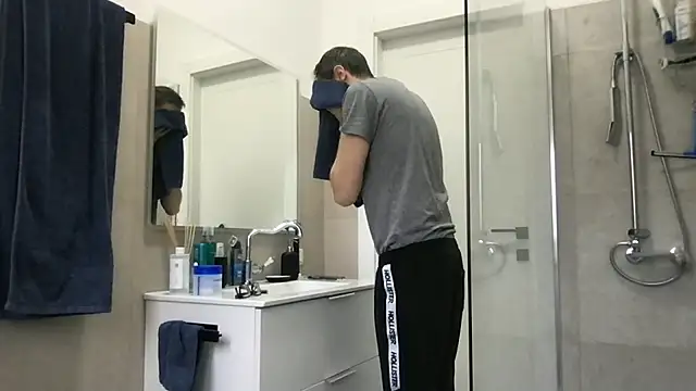 LukaShyGuy online show from January 2026 07:34:02 AM