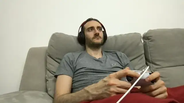 LukaShyGuy online show from May 2026 10:15:02 PM