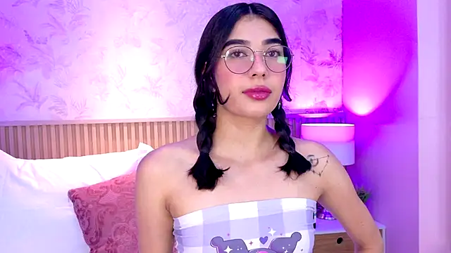 AdelineJhones online show from November 2025 02:26:01 PM