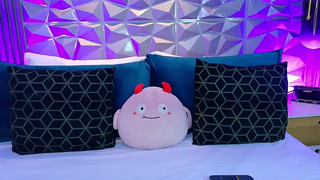 AdelineJhones online show from June 2026 02:43:01 PM