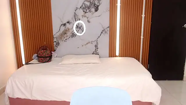 rosselyn  online show from October 2025 07:38:02 PM