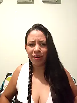 LeilaTaylor online show from November 2025 12:59:01 PM