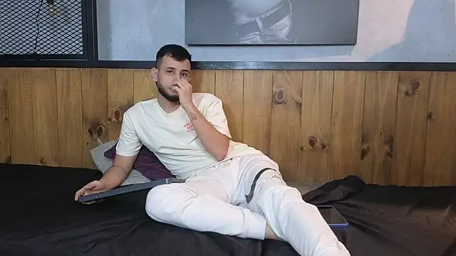 Maxcole 07 online show from January 2026 07:30:01 PM