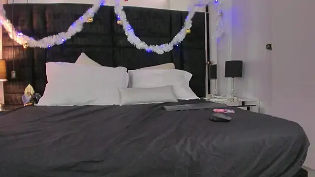 EmmadaSilva online show from November 2025 06:51:01 PM