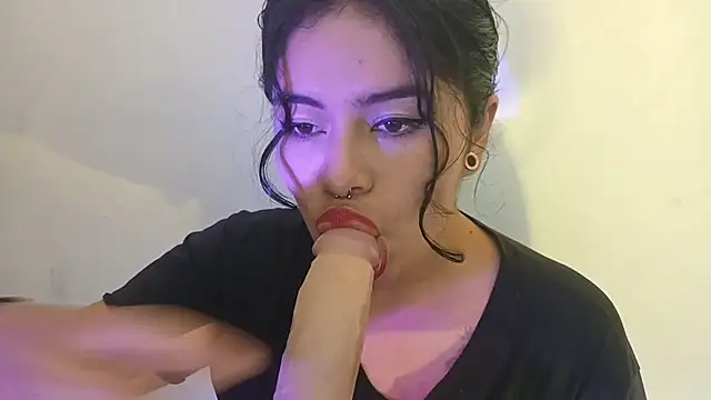 Magic Alicee  online show from November 2025 08:51:01 PM