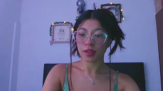 LissyM online show from December 2025 12:21:02 PM