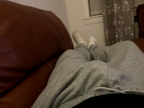 irnbru77 online show from November 2025 09:15:01 PM