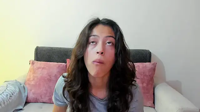 emily jonessxx online show from November 2025 08:09:01 PM