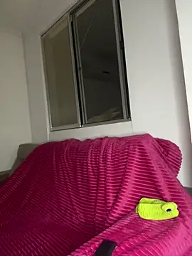 dorneles20 online show from December 2025 11:54:01 PM