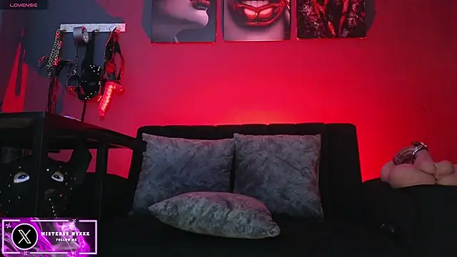 Misterss-Nyxxx online show from March 2026 01:00:01 AM