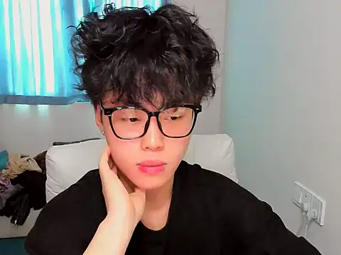 L1kuto online show from November 2025 02:54:01 AM