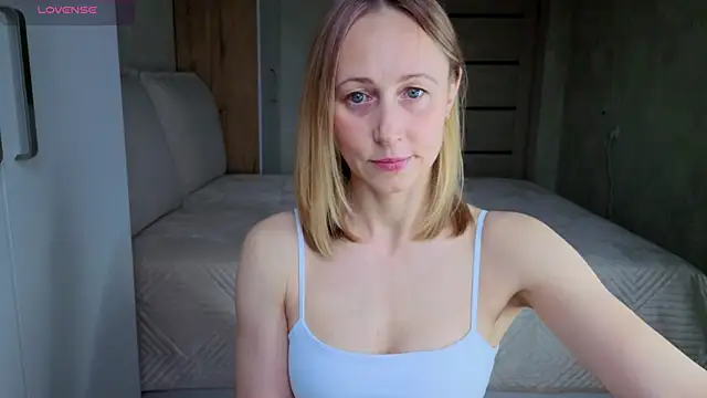 Snapshot of MissNatali_ chatting on April 2026 01:19:02 AM MissNatali online show from April 2026 01:19:02 AM