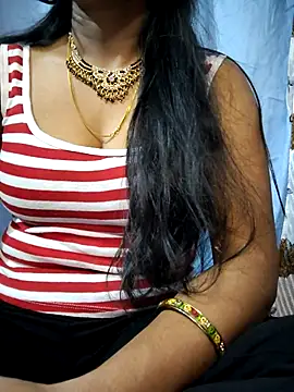 Ezabelljohn online show from April 2026 04:44:02 PM