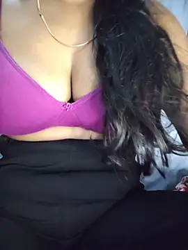 Ezabelljohn online show from May 2026 11:45:02 PM