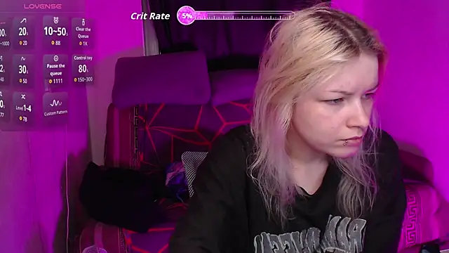 Snapshot of CherryNight6 chatting on May 2026 11:44:01 PM CherryNight6 online show from May 2026 11:44:01 PM