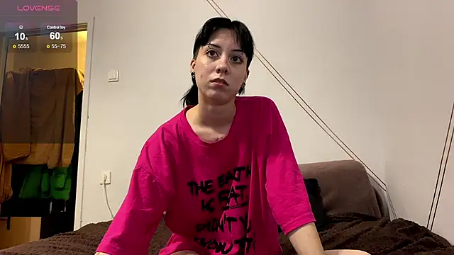 MoniShy online show from November 2025 01:11:02 PM