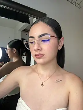 IslaCole online show from February 2026 09:54:02 PM